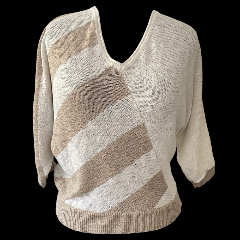 Chico's Beige and Cream V-Neck asymmetrical Sweater 1/2 Coleman sleeves Sz 0 (M)